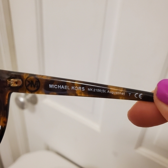 Michael Kors Brown Tortoise Shell With goldtone accents Sunglasses - Picture 6 of 8